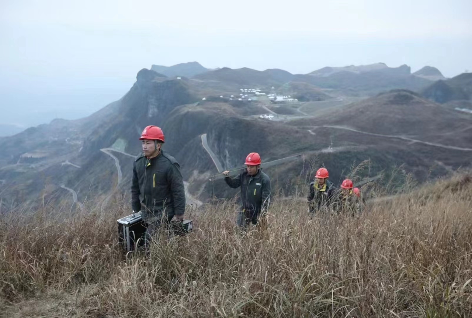 大范圍雨雪冰凍天氣來襲 湖南電網(wǎng)嚴(yán)陣以待迎戰(zhàn)冰雪